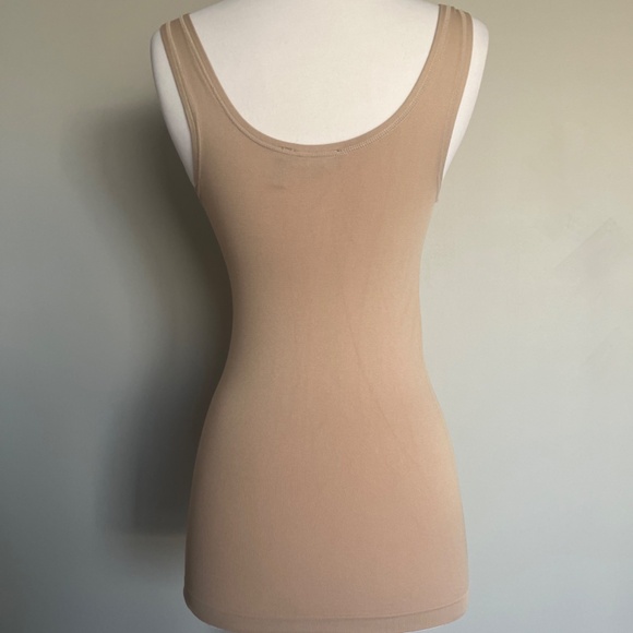 Theory Tubular Nude Seamless Tank Top in Stretch Jersey Italy Scoop Neck Layer - Picture 5 of 8